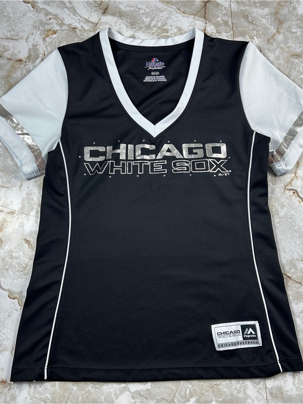 Majestic Women’s Size Small Chicago White Sox MLB Baseball Shirt